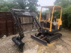 Volvo EC15 1.5T Digger