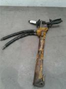 Hydraulic breaker gun