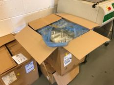 3x Boxes of Clear Plastic Cake Cases (Various Sizes)