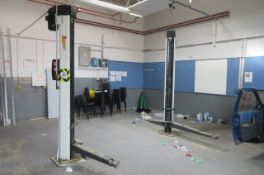 Stenhoj 099421 2.32F 3200kg capacity two post vehicle lift