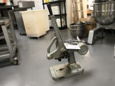 1x John Hunt Pie Press