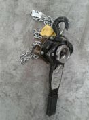 Lifting gear lever hoist