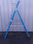 Platform step ladder