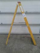 8 tread fibreglass step ladders