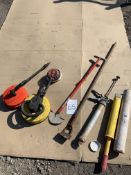Quantity of garden tools