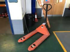 Chadwick Pallet Truck 2000kg