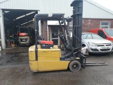 Caterpillar 2 ton 3 wheel forklift
