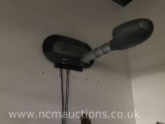 Smart screen and projector