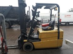 Caterpillar 2T 3 Wheel Forklift