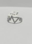 9ct white gold fmodern dress ring