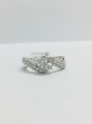 18K White Gold diamond Trilogy twist style ring with Diamond set shoulders