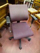 Modern office swivel base chair