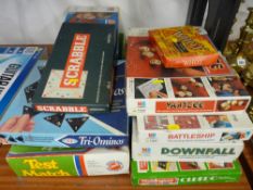 Quantity of vintage board and table games
