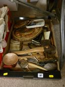 Box of mixed collectables