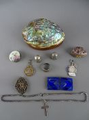 Mixed quantity of collectables including a bronze and enamel buckle, a Guilloche enamel pill box and