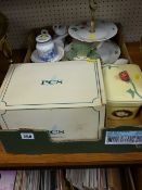 Box of mixed pottery ware