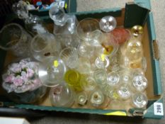 Mixed box of vintage and other glassware