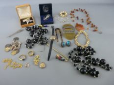 Fourteen carat gold, nine carat gold and other jewellery with a nine carat gold cased lady's