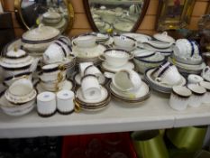 Large mixed quantity of similarly styled dinner and teaware by Aynsley, Coalport and others,