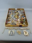 Good selection of vintage and other costume jewellery
