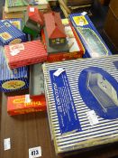 A parcel of Hornby Dublo items Condition reports are provided on request by email only for this type