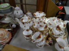 A collection of Royal Albert 'Old Country Roses' tableware Condition reports provided on request