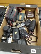Approx ten assorted cameras including retro 1950s film cameras, Ricoh AF-77 Panorama camera,