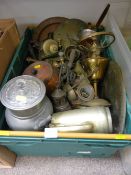 Good mixed crate of vintage metalware etc