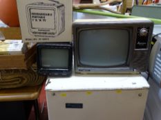 Vintage Aerialite Popular heated dryer, vintage Mitsubishi BB-1207B portable TV and an Emperor re-