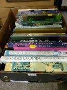 Box of mainly modern books on gardening, historic and country houses etc