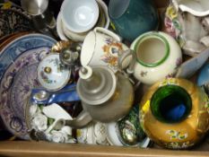 Box of mixed porcelain