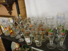 Quantity of decorative drinking glassware