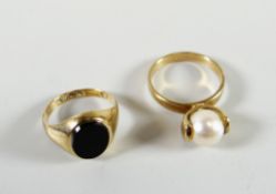 Two 9ct set rings Condition reports provided on request by email for this auction otherwise items