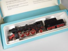 MARKLIN HO GAUGE DB ENGINE WITH SEPARATE TENDER 3005 IN ORIGINAL BOX AND NUMBERED 23014. Condition