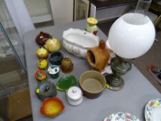 Brass effect oil lamp and a quantity of mixed porcelain