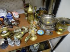 Large parcel of ornamental brassware and similar items