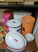 Parcel of metal provision and food containers etc