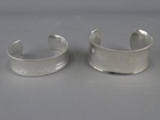A TIFFANY SOLID SILVER BRACELET, stamped to the reverse '1997 Tiffany & Co, 925' and a wider