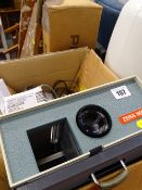Zeiss Icon slide projector and screen E/T