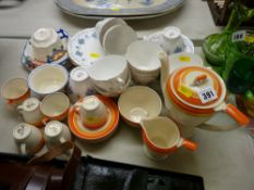 Quantity of Art Deco style and other tea and coffeeware