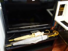 Sony Bravia LCD TV with black modern stand etc E/T