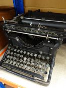 A vintage Underwood typewriter Condition reports provided on request by email for this auction