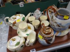Tray of teaware including vintage leaf decorated teaset and Chinese export ware Condition reports