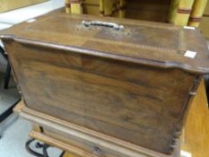 Vintage cased sewing machine (no key - won't open) Condition reports provided on request by email f