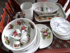 Collection of Portmeirion 'Pomona' and 'Botanic Garden' dinner & other ware Condition reports