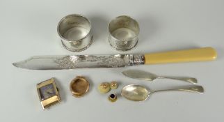 Bag containing two silver napkin rings, George III coin, 9ct yellow gold encased vintage