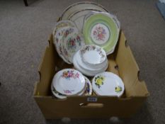 Quantity of decorative wall plates etc