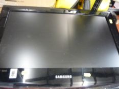 Samsung LCD TV with wall mounting bracket E/T