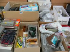 Mixed quantity of model rail layout, equipment, engine, coach and carry kit, material including a