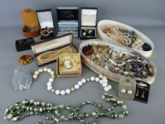 Mixed quantity of costume jewellery, gent's studs and cufflinks, a Police College tie pin etc
